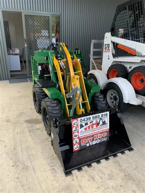 mini loaders hire brisbane